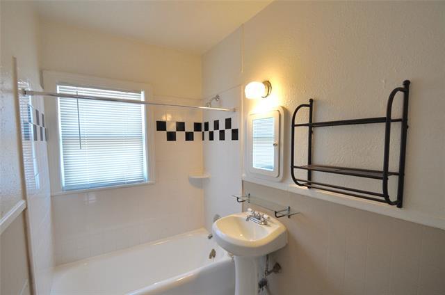 Building Photo - 5750 Marquita Ave