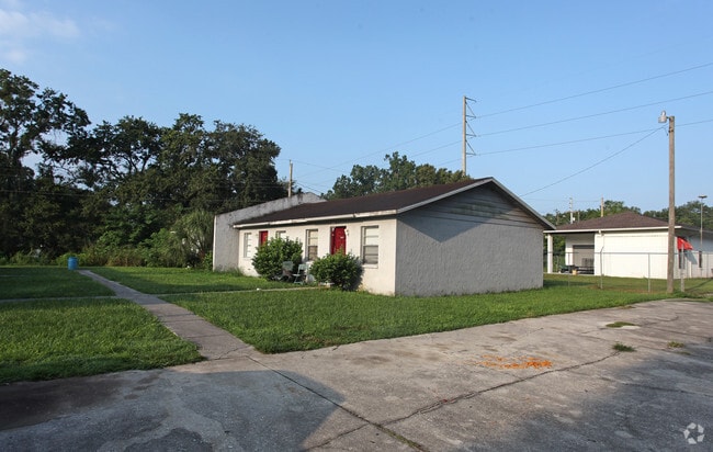 Building Photo - Manor Creek Villas