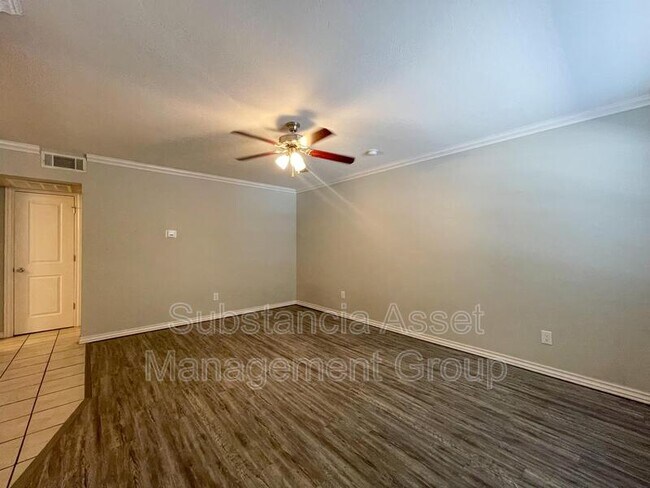 Building Photo - 1430 NW 25th St