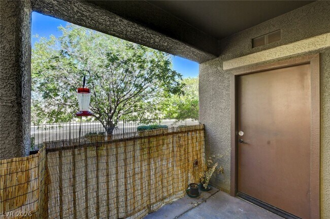 Building Photo - 6868 Sky Pointe Dr