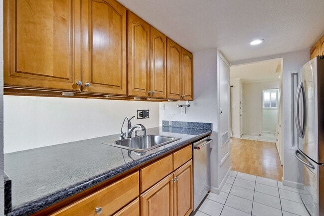 Building Photo - 2-Bed Cupertino Home with Private Yard, In-Unit Laundry, Pool and Clubhouse