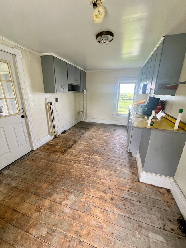 Building Photo - 353 Auriesville Rd