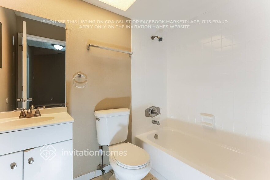 Building Photo - 1517 Kestrel Way