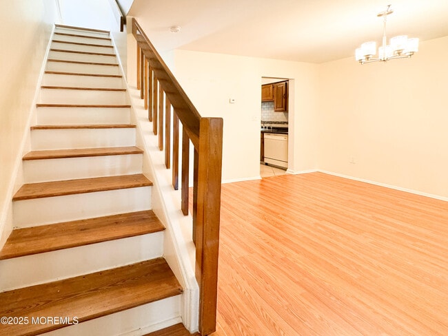 Building Photo - 438 Oak Knoll Dr