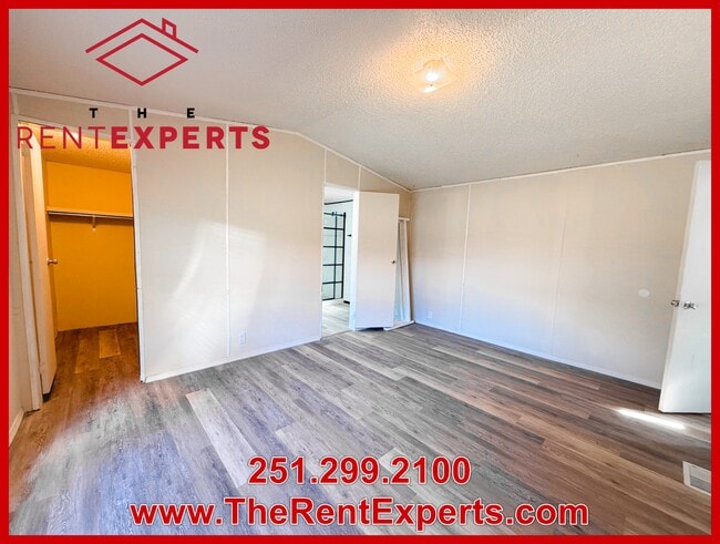 Building Photo - 6360 Mauvilla Dr W