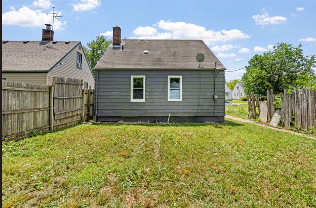 Building Photo - 16039 Fairmount Dr