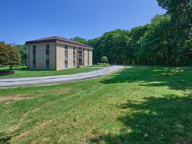 Building Photo - 121 Bailey St