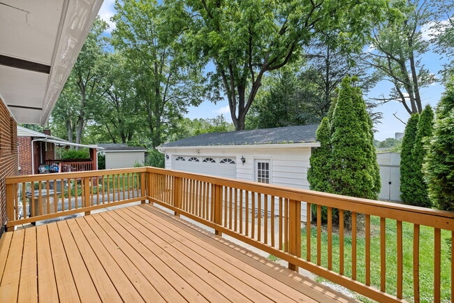 Building Photo - Rare Garage, Fully Fenced, and Steps to Me...