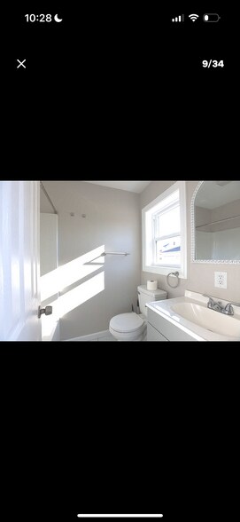 Bathroom - 31 Florence St