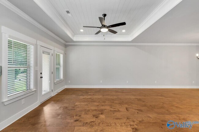 Building Photo - 119 Farmall Ln