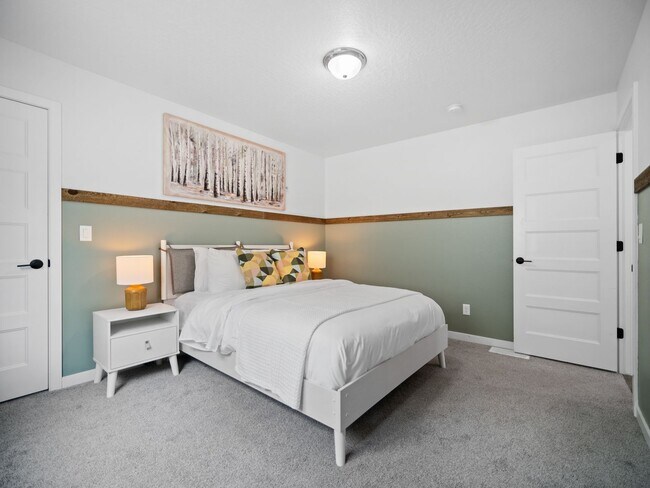 Building Photo - 4 bedroom Modern Home at Eagle Ridge Estates