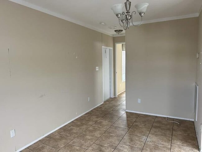 Building Photo - 6941 MacDonald Ct