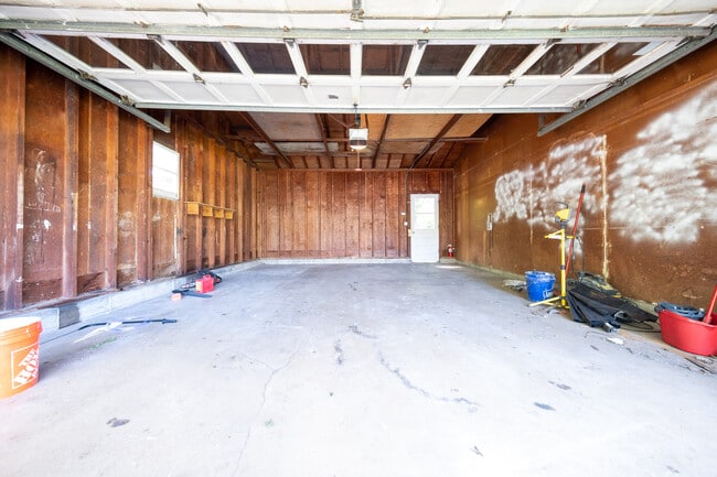 Building Photo - 10606 Yosemite Rd