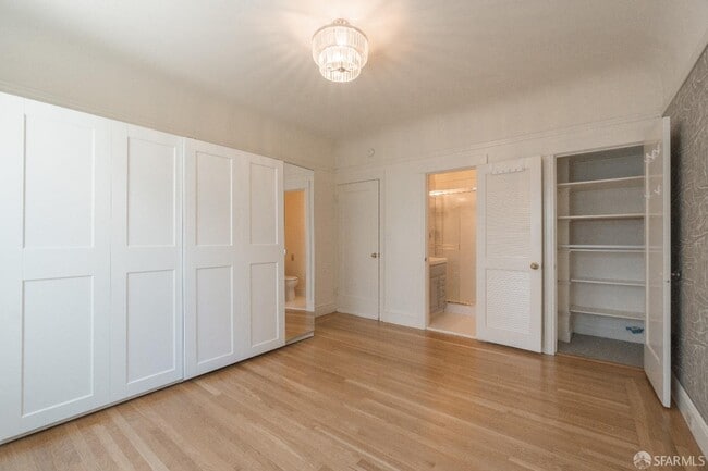 Building Photo - 126 Mallorca Way