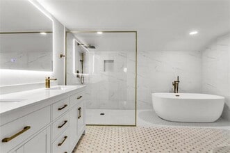 Building Photo - 3235 Cole Ave