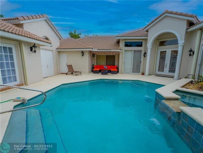 Building Photo - 20107 Ocean Key Dr