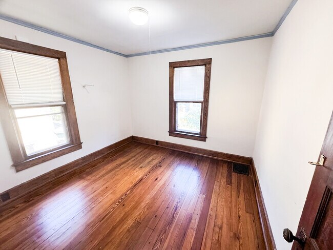 Building Photo - 307 Cascadilla St