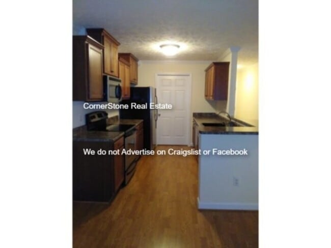 Building Photo - 1760 Renwick Dr