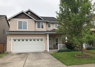 Building Photo - Home Sweet Home! 4 Bedroom/2.5 Bath in Salmon Creek: Available 10/10!