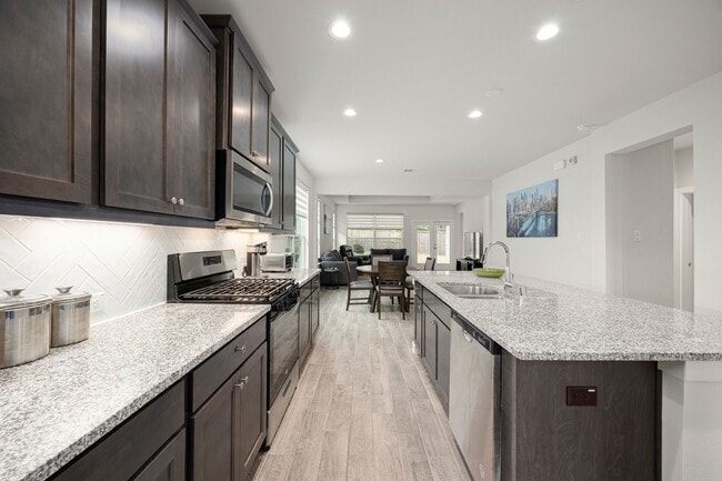 Building Photo - 33142 School Hl Rd