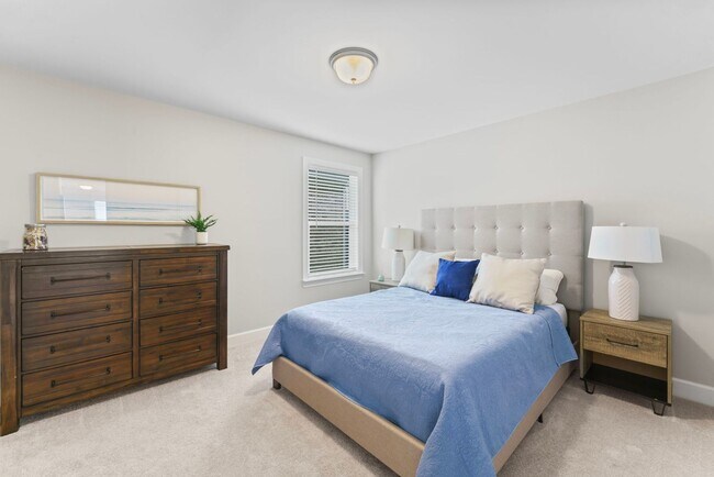 Building Photo - **LIKE-NEW UPGRADED HOME WITH FENCED YARD ...