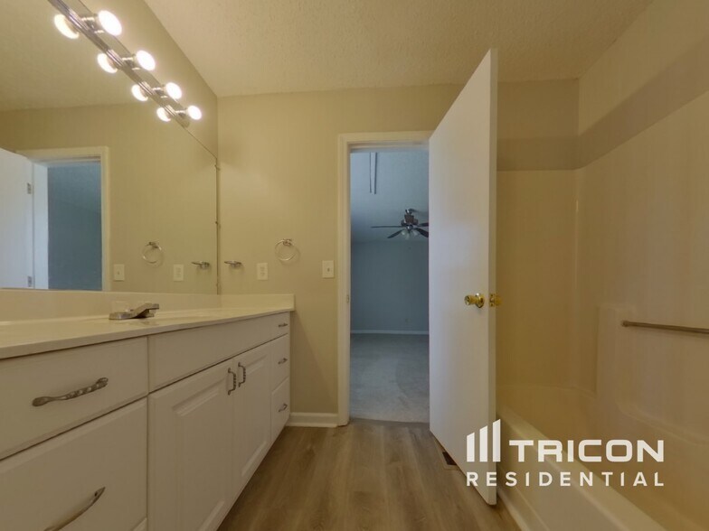 Building Photo - 4974 Holborn Ct
