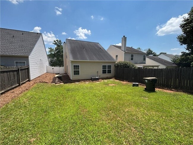 Building Photo - 2140 Lexington Ln