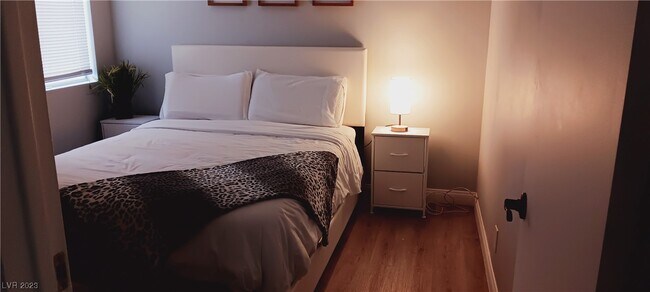 Building Photo - 5045 Spencer St