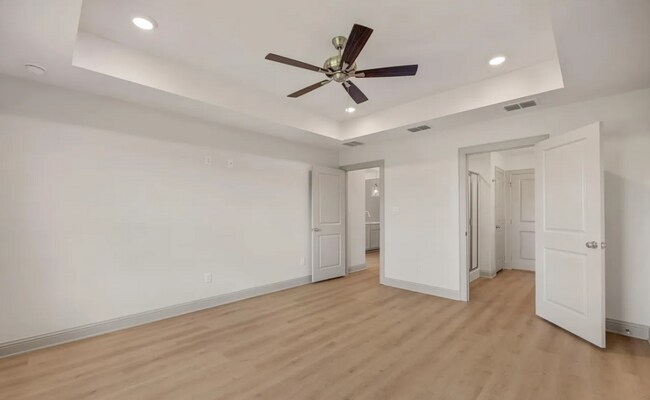 Building Photo - 382 Mary Cir