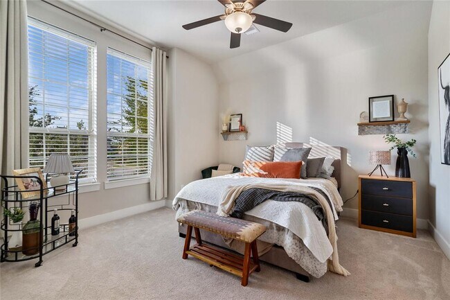 Building Photo - 2500 Yuma Trl