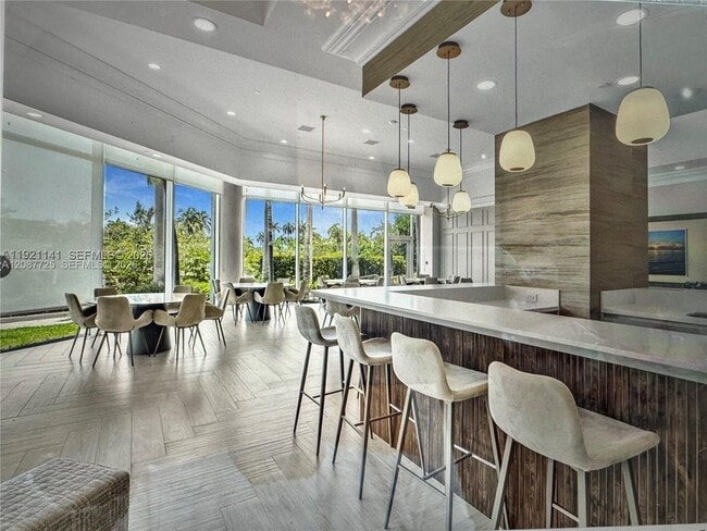 Building Photo - 16500 Collins Ave