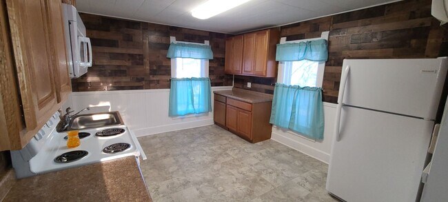 Building Photo - 417 Origen St