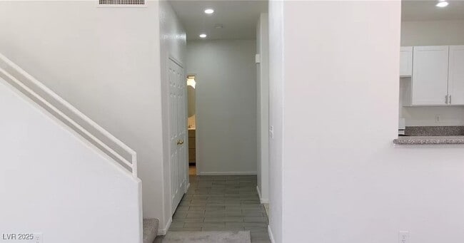 Building Photo - 1200 Valerio Ln