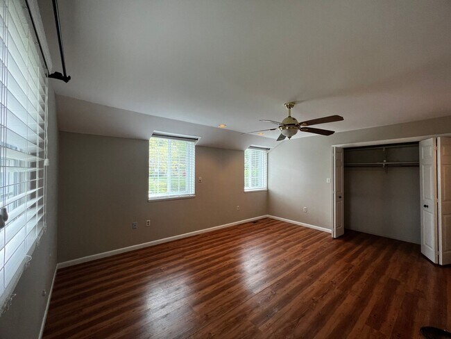 Building Photo - 75 Plymouth Cir