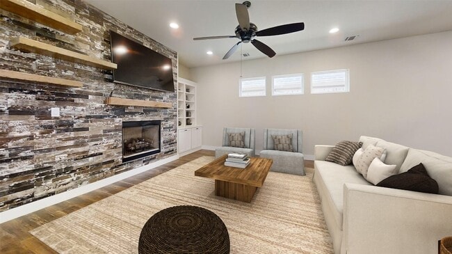 Building Photo - 2405 Vineyard Dr
