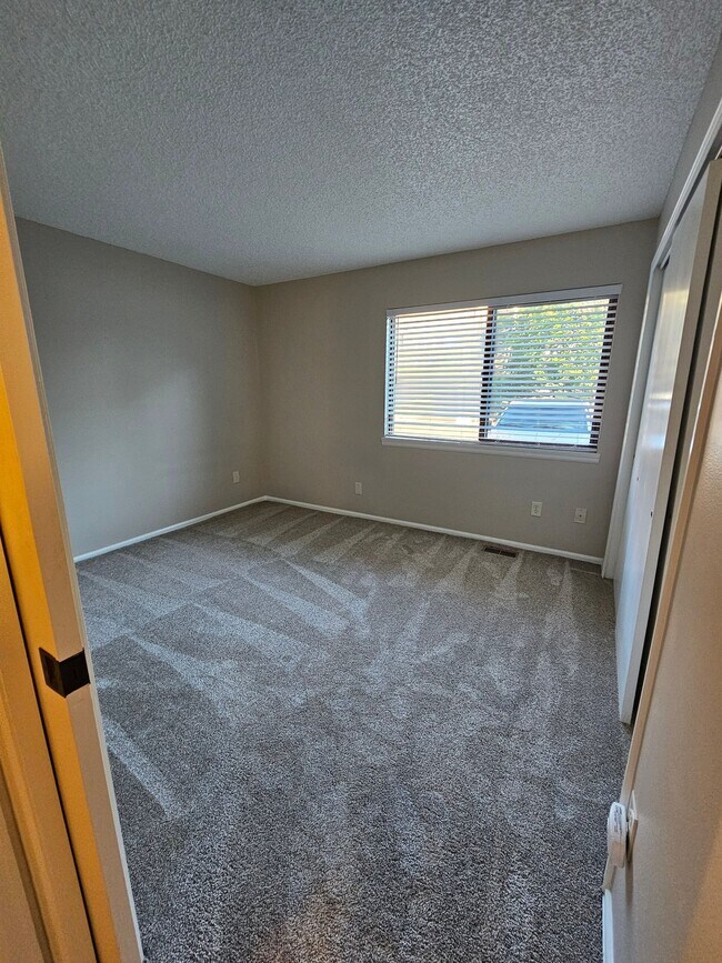 Building Photo - 945 Moorings Dr