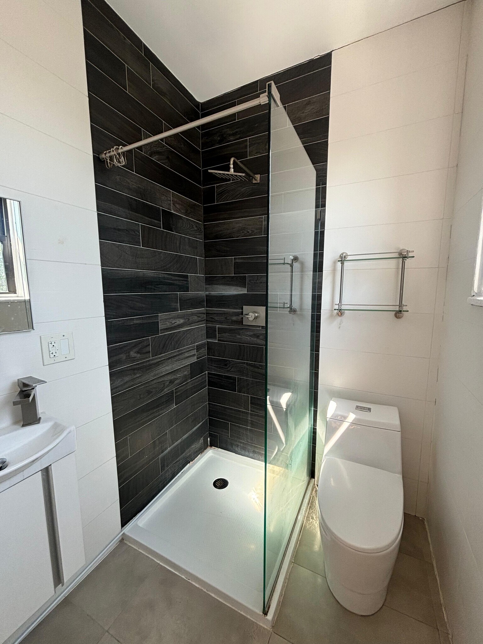 Unit 300 - 1144 E Grand St