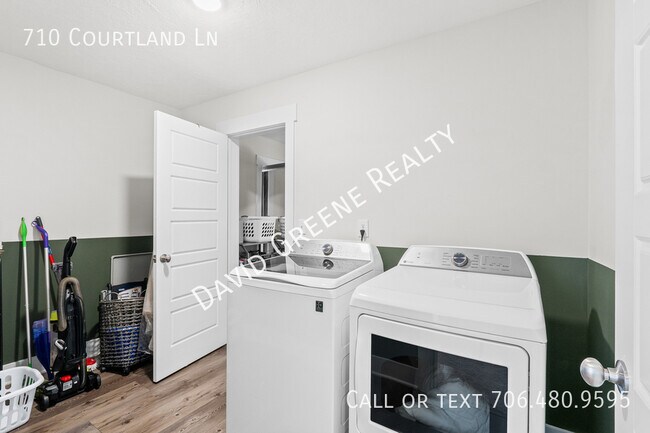 Building Photo - 710 Courtland Ln