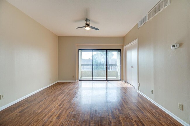 Building Photo - 2213 S Braeswood Blvd