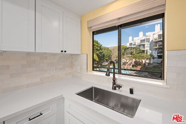 Building Photo - 2920 Neilson Way