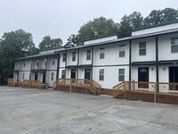 Building Photo - 121 Lines St