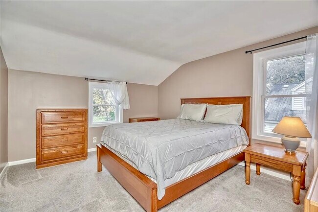 Building Photo - 78 Kimbark Rd