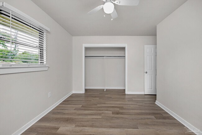 Building Photo - 3760 Bayou Blvd