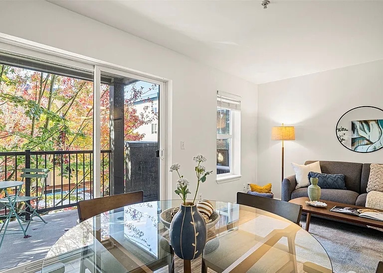 Building Photo - 600 N 85th St