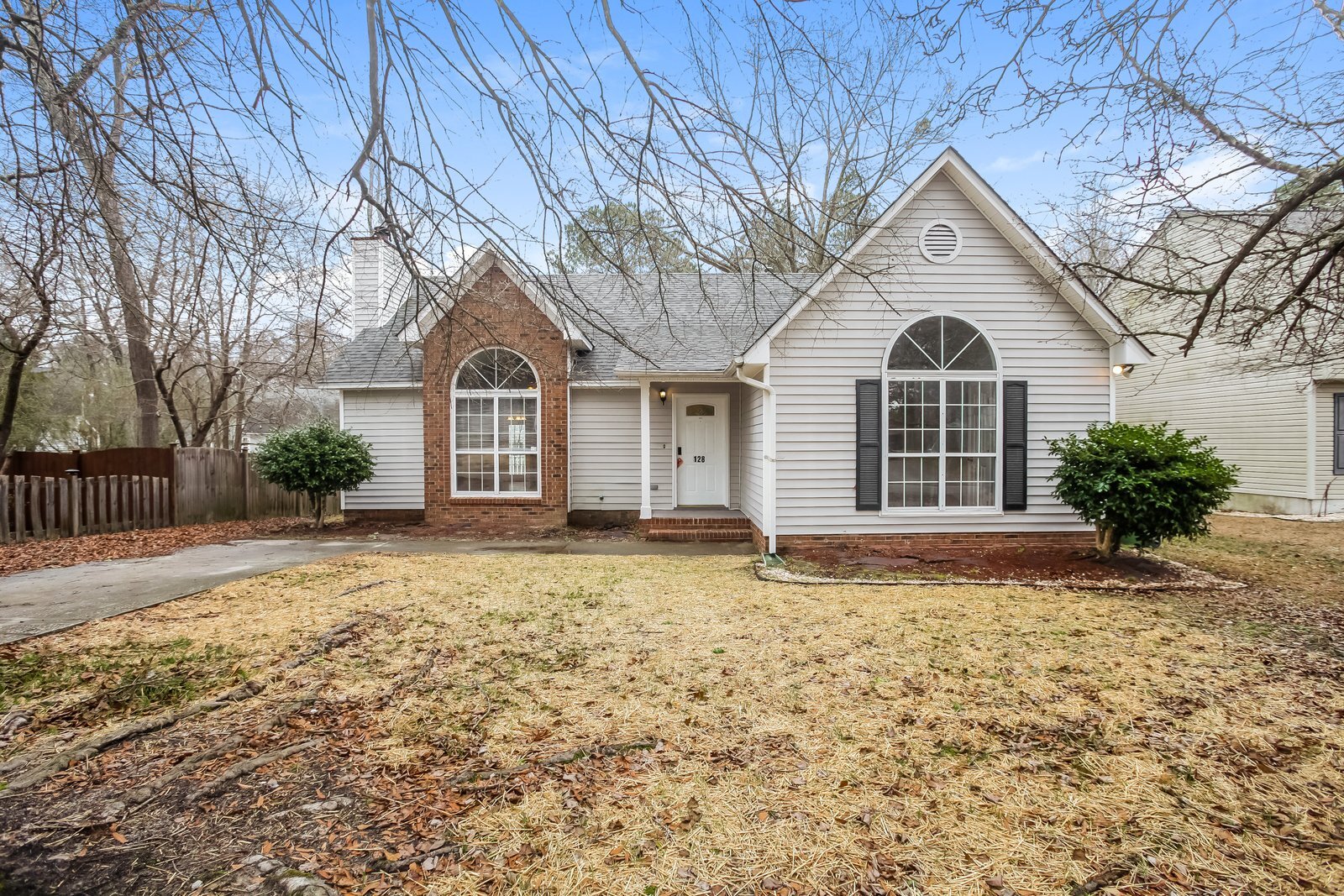 Building Photo - 128 Winslow Way