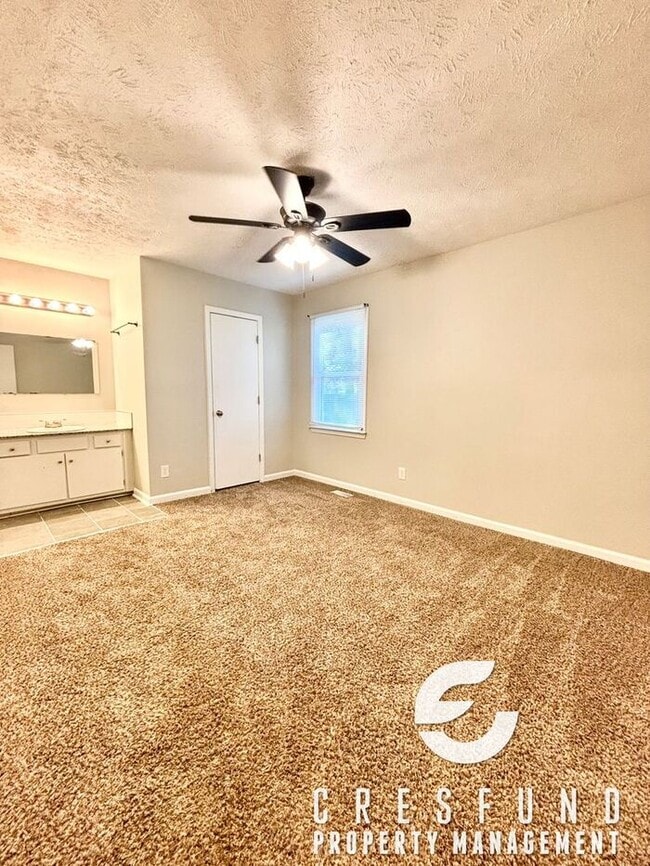 Building Photo - Coziest 3 Bed, 2 Bath - 15 MINUTES FROM YA...