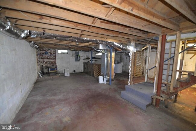 Building Photo - 116 Walnut St