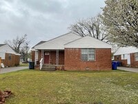 Building Photo - 1 Bed 1 Bath Duplex For Lease!