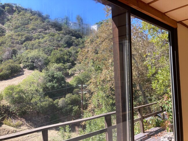 Building Photo - 2252 Laurel Canyon Blvd