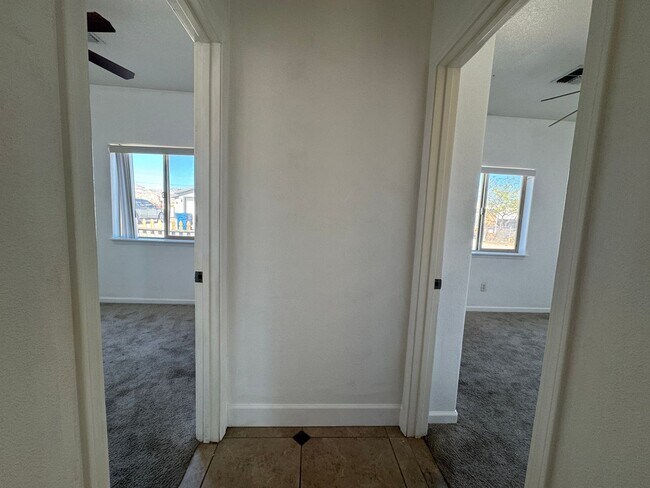 Building Photo - 3br 2ba Home with Garage and Yard near Rot...